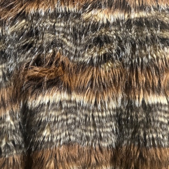Brand New/Never Worn Stunning Faux Fur Multi- Colored Coat (M) - Picture 8 of 12